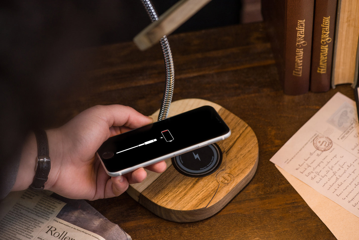 Wooden Desk LED Lamp/USB Charger Flexible Goose Neck Study Table Lamp