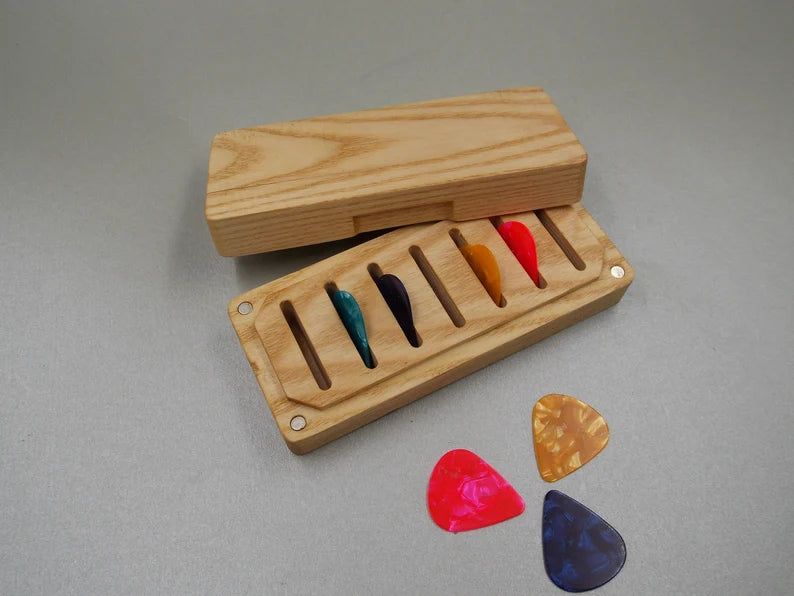 Wooden Guitar Pick Box: Customizable Personalized Plectrum Holder - A Unique Gift for Musicians - JTNLAB