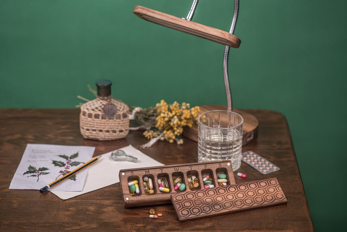 Pill Box Seven Day Weekly Pill Box Nature Ornament Honeycomb Pill Container - JTNLAB