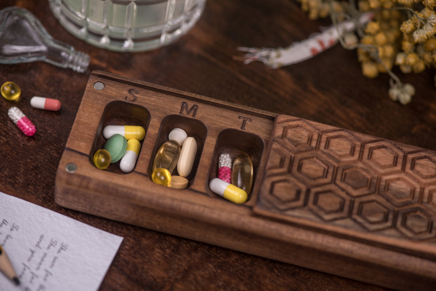 Pill Box Seven Day Weekly Pill Box Nature Ornament Honeycomb Pill Container - JTNLAB