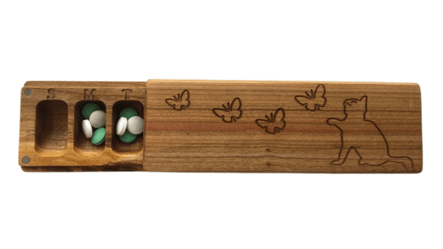 JTNlab Cherry / Please Select WOODEN PILL BOX - PLAYING CAT