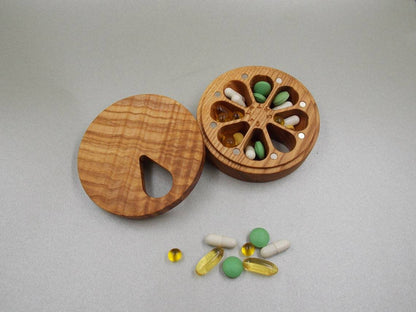 ROUND WEEKLY POCKET PILL BOX  - NATURAL WOOD - JTNLAB