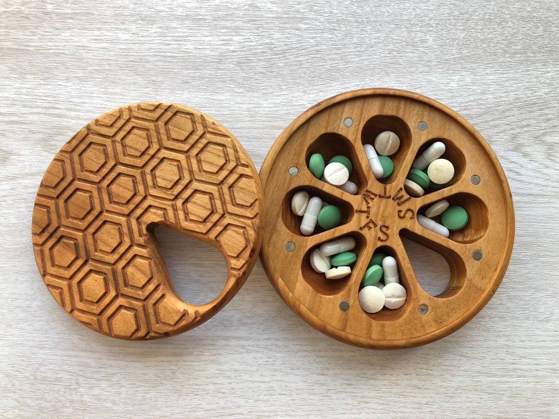 ROUND WEEKLY PILL BOX  - HONEYCOMB - JTNLAB