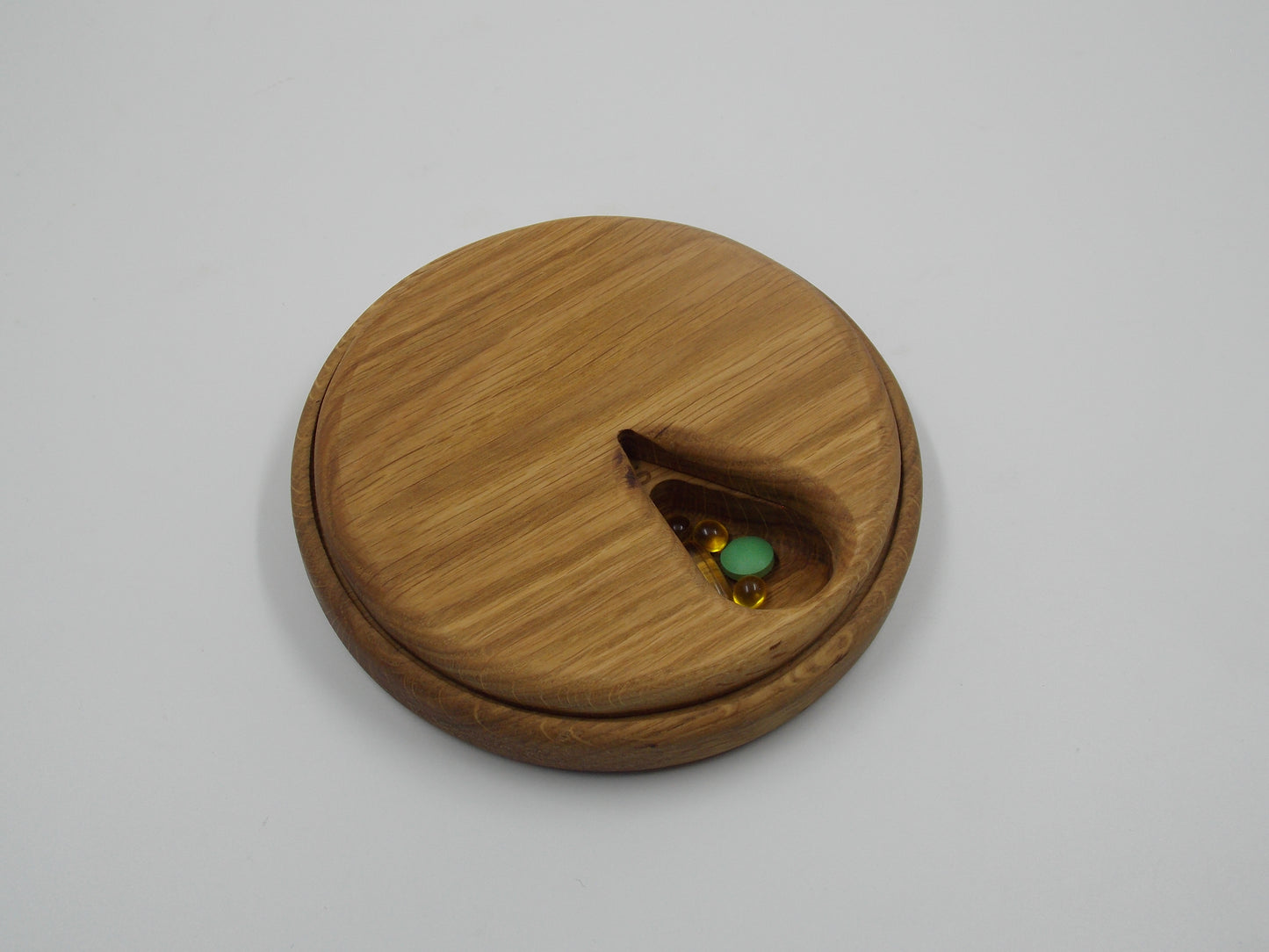 ROUND WEEKLY PILL BOX - NATURAL WOOD - JTNLAB