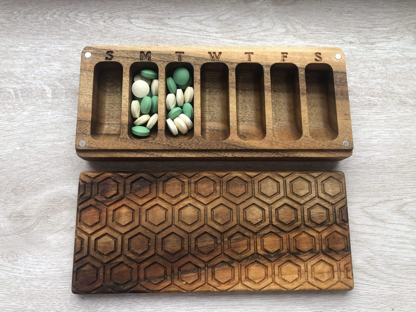 JTNlab PILLBOX BIG WOODEN PILL BOX - HONEYCOMB