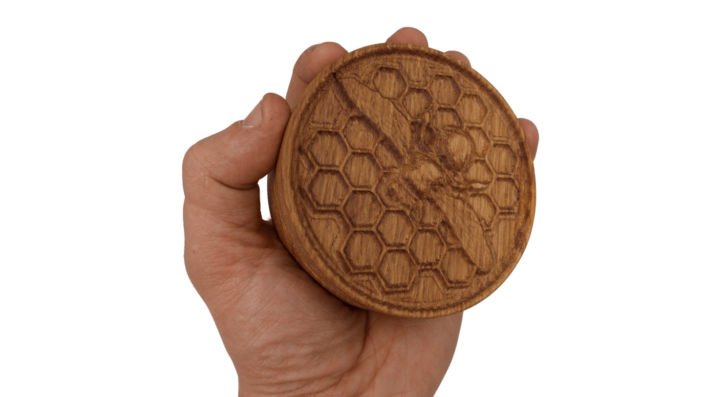 JTNlab PILLBOX DAILY ROUND PILL BOX - 3D BEE VS HONEYCOMB