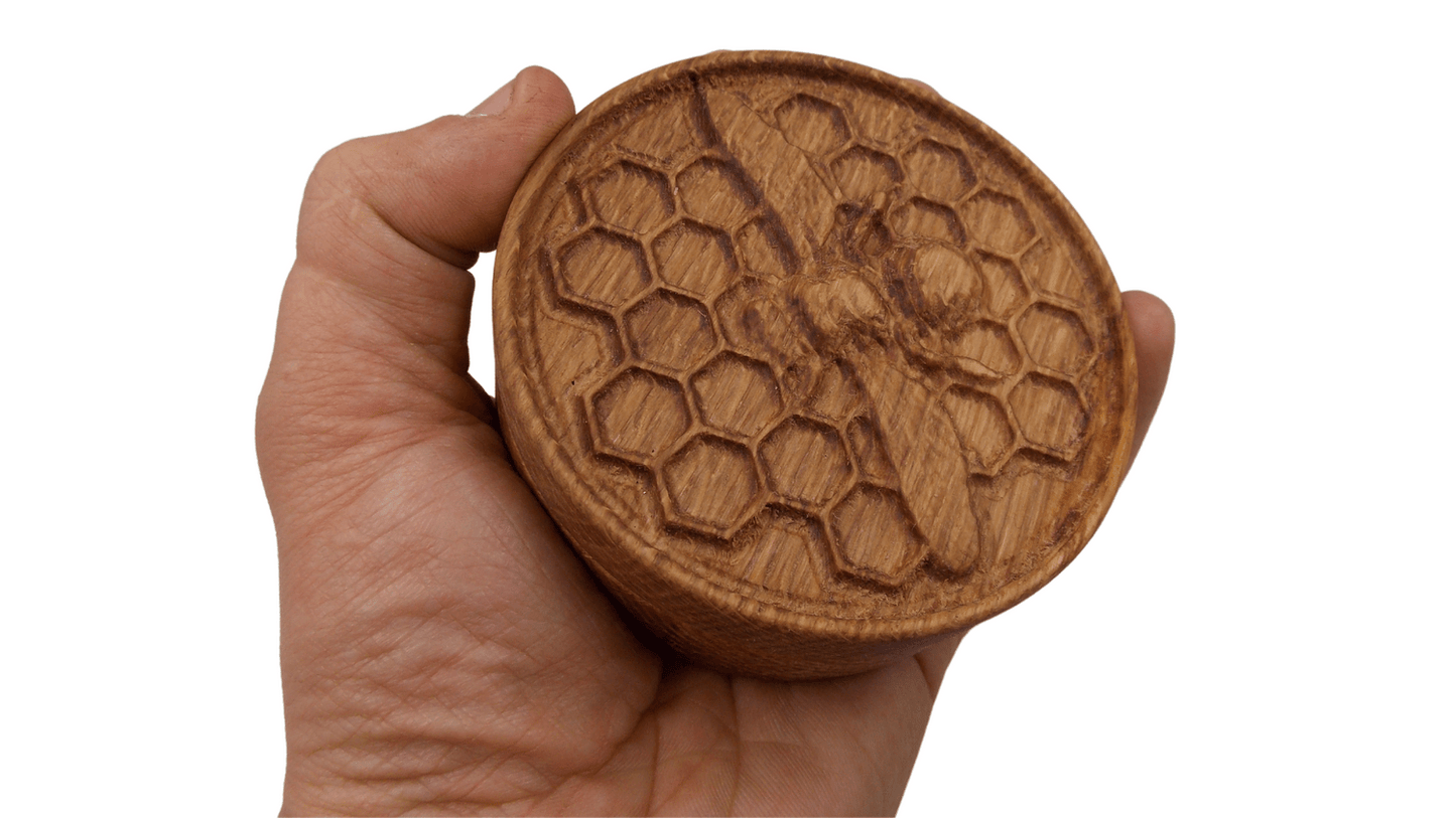 JTNlab PILLBOX DAILY ROUND PILL BOX - 3D BEE VS HONEYCOMB