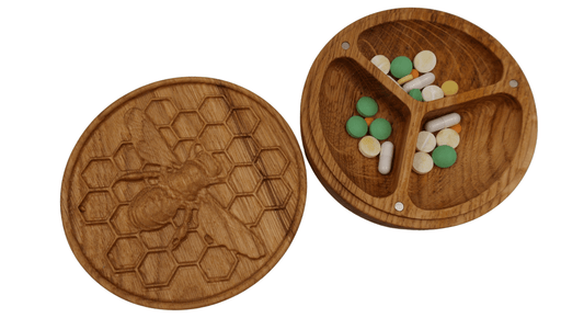 JTNlab PILLBOX Large / WALNUT DAILY ROUND PILL BOX - 3D BEE VS HONEYCOMB