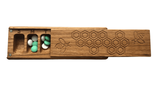 JTNlab PILLBOX Oak / No Personalization / Internal Lid WOODEN PILL BOX - HONEYCOMB vs BEES