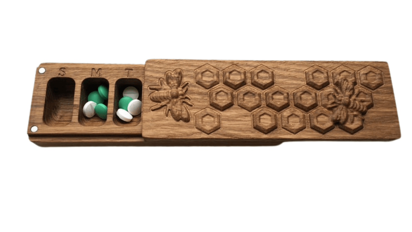 JTNlab PILLBOX Oak / Please Select WOODEN PILL BOX - 3D HONEYCOMB vs BEES