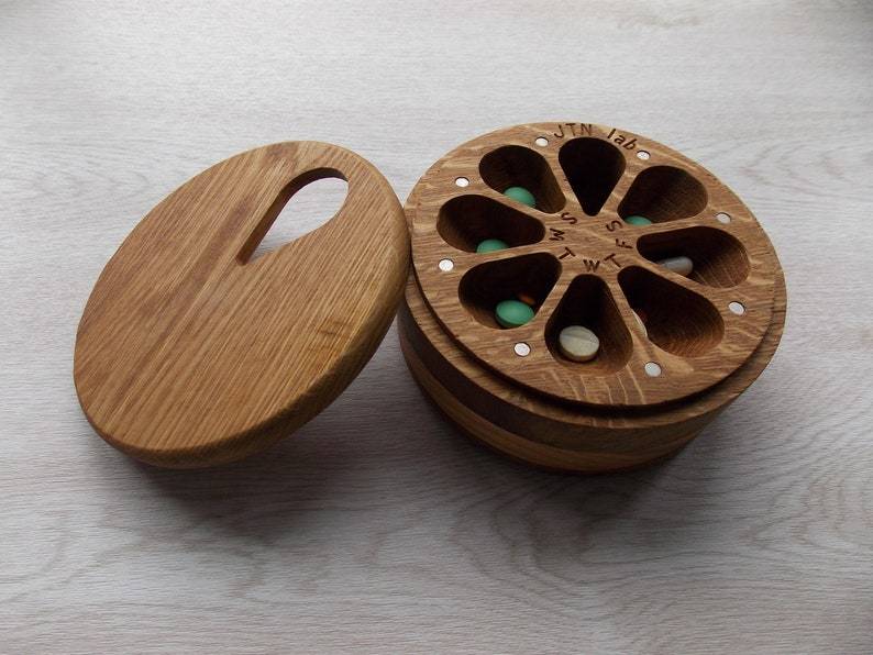 JTNlab PILLBOX ROUND WEEKLY AM/PM PILL BOX  NATURAL WOOD