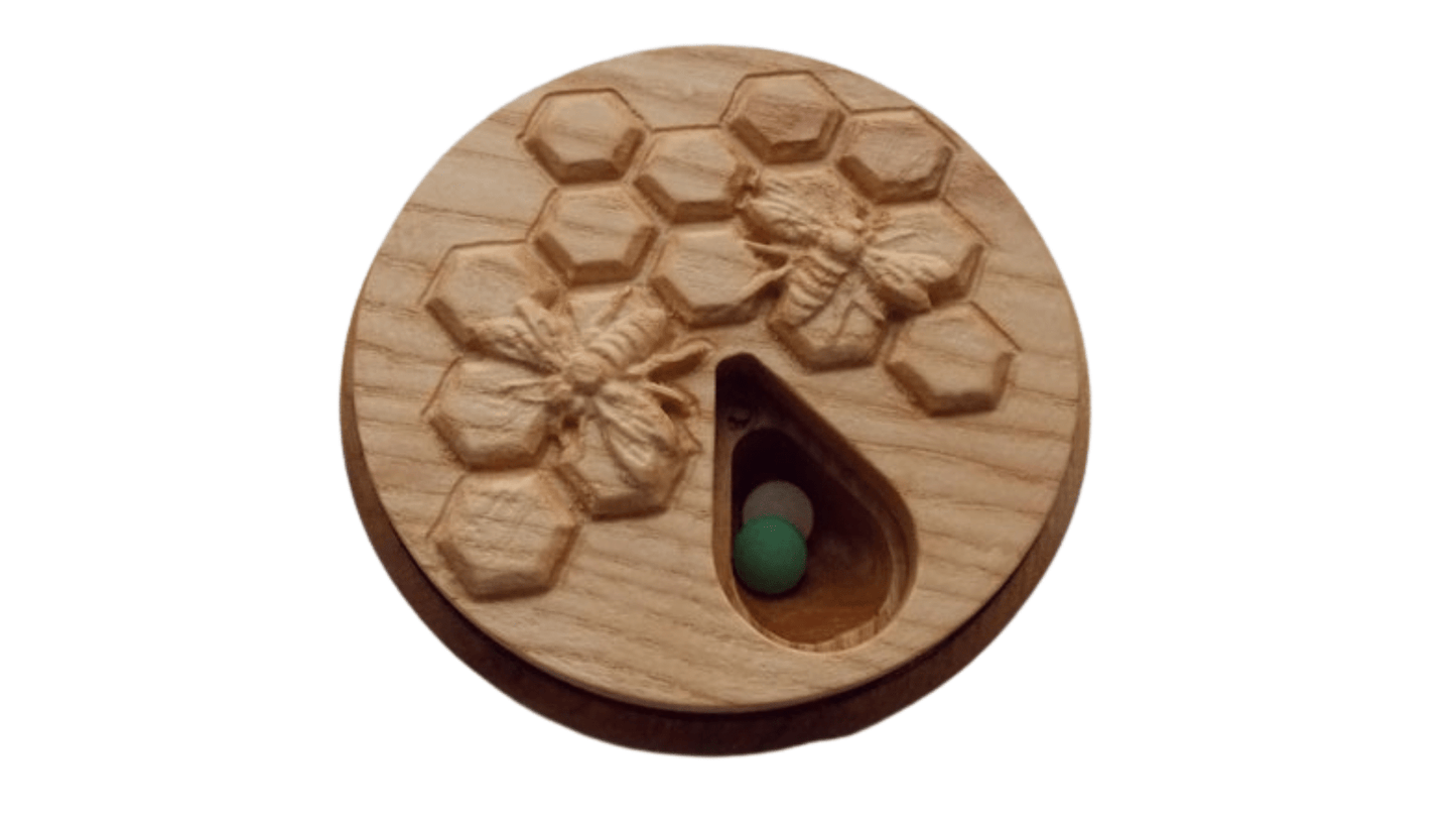 JTNlab PILLBOX ROUND WOODEN PILL BOX - 3D HONEYCOMB vs BEES
