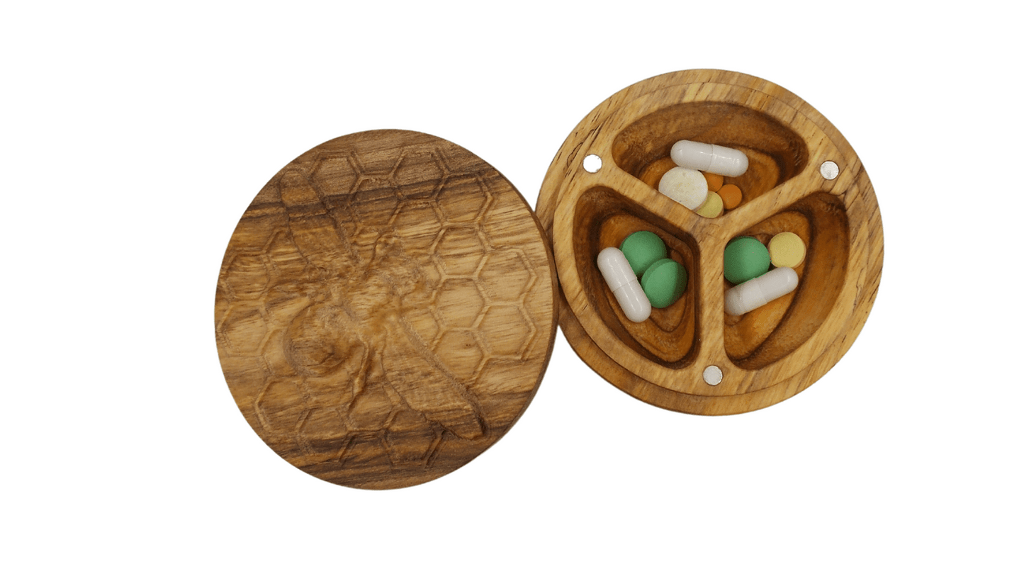 JTNlab PILLBOX Small / WALNUT DAILY ROUND PILL BOX - 3D BEE VS HONEYCOMB