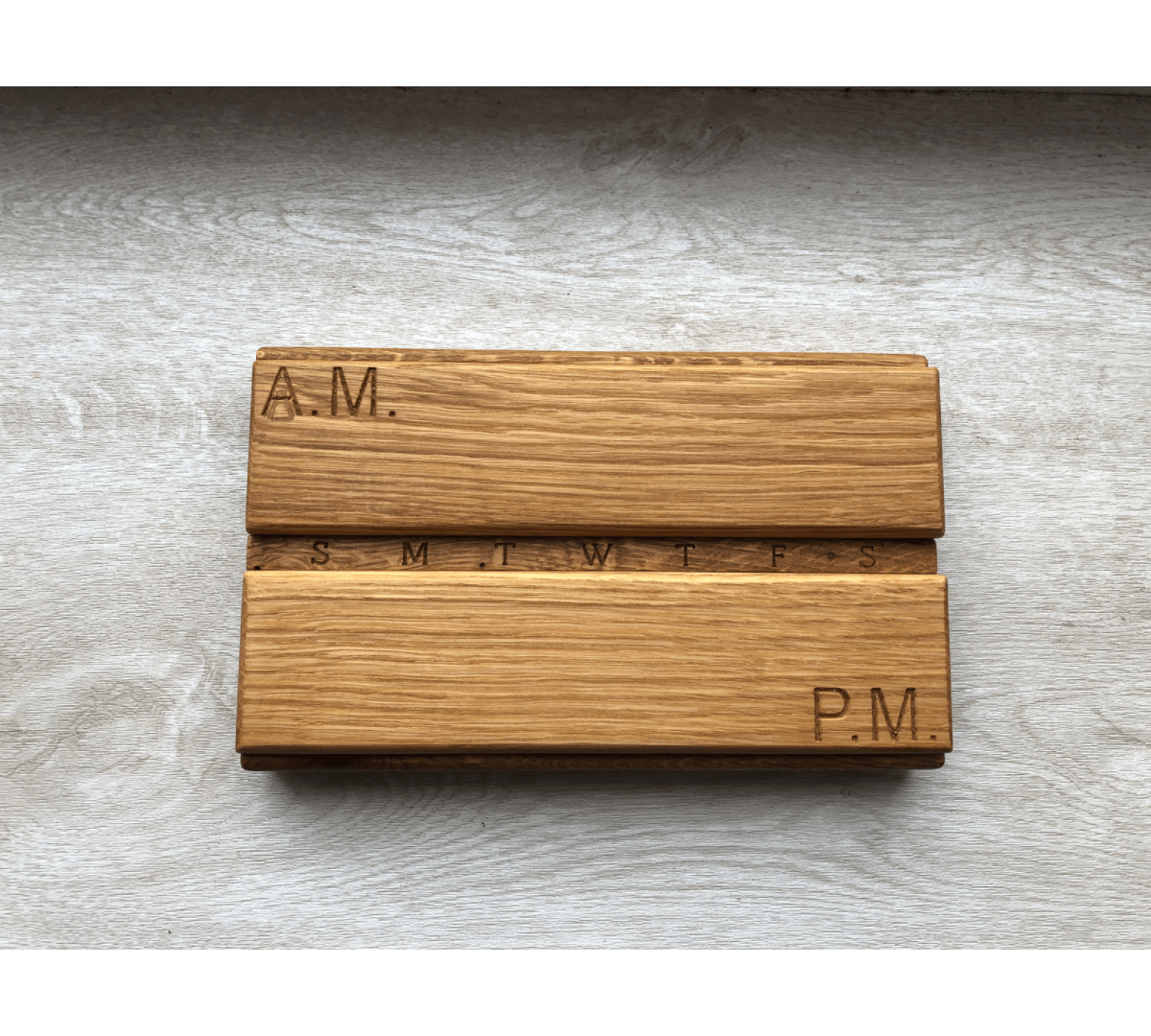 JTNlab PILLBOX WOODEN DAY/NIGHT PILL BOX - A.M.-P.M.